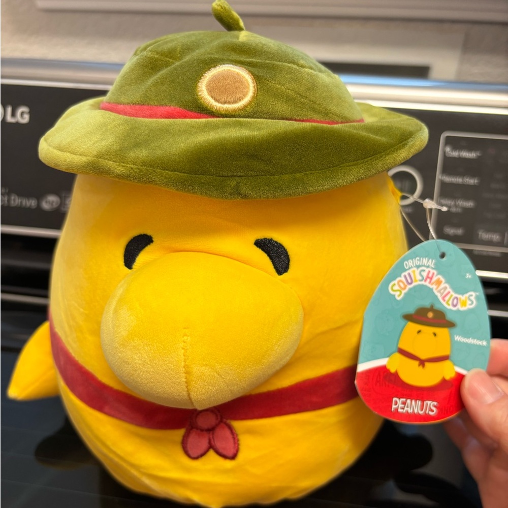 NWT 8” SQUISHMALLOW Scout Woodstock in Campers Hat from Peanuts